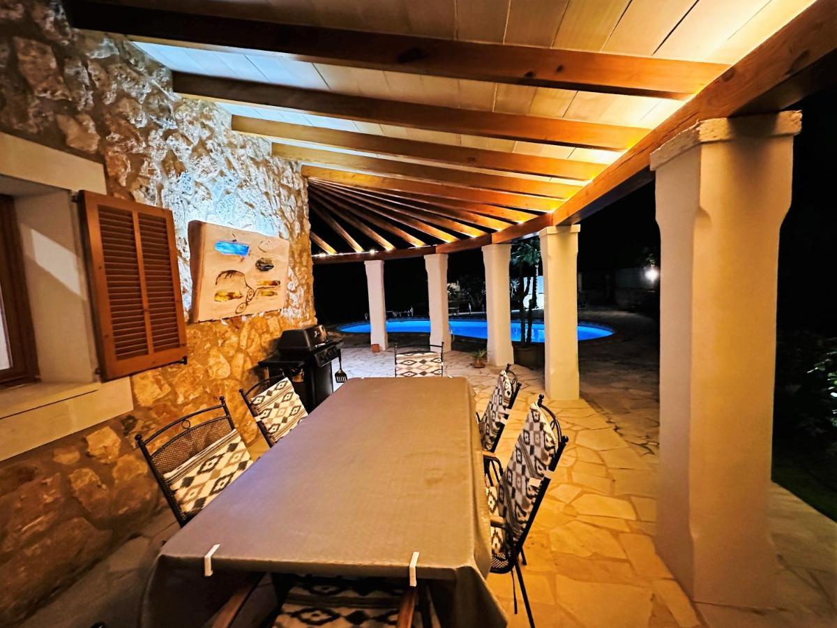 Villa Sanchez In Strandnahe Mit Pool, Jacuzzi, Klima, Wifi, Gas Bbq Santanyí Exterior foto
