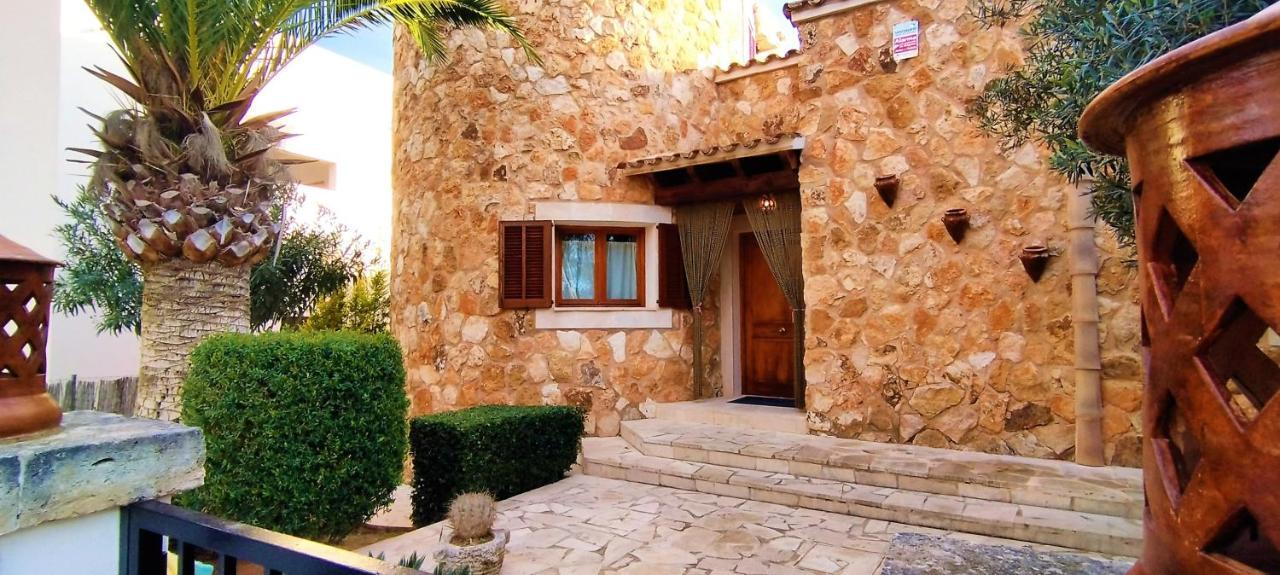 Villa Sanchez In Strandnahe Mit Pool, Jacuzzi, Klima, Wifi, Gas Bbq Santanyí Exterior foto